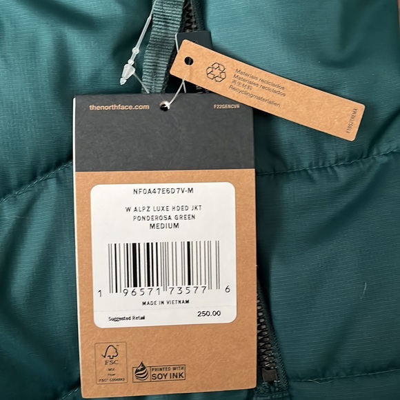 NWT the north face jacket - Picture 2 of 6